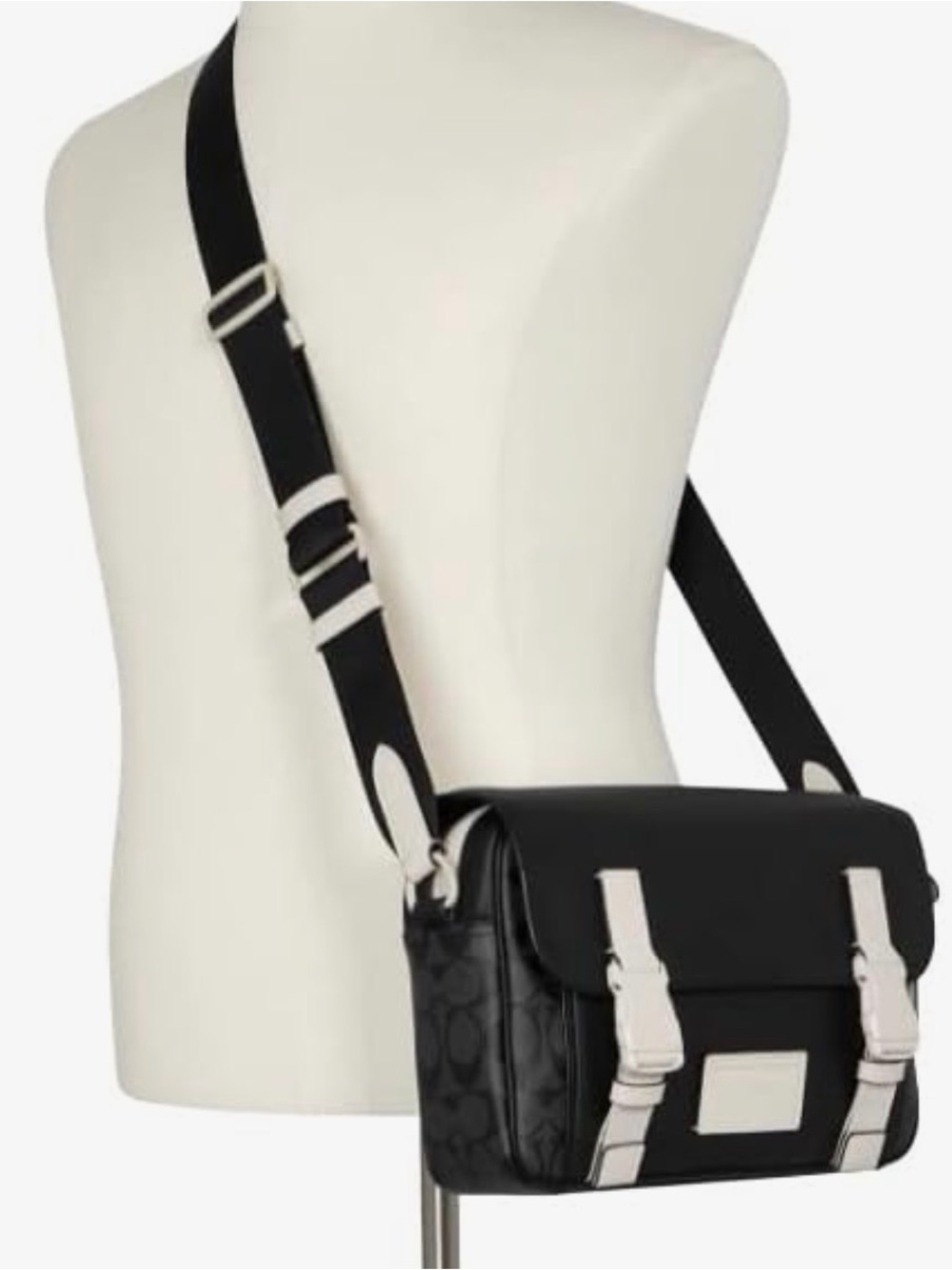 NWOT Coach Men’s track crossbody Signature Messenger Bag with Contrast Straps.